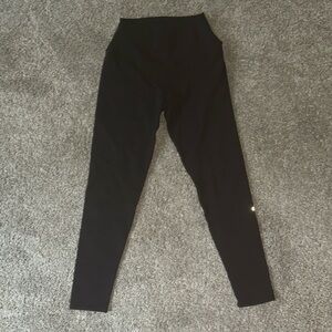 Alo airbrush 7/8 length black leggings size medium